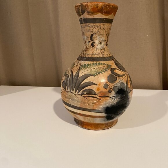 Vintage Tonala Mexican Pottery Vase - Hand-Painted Birds & Burn Scar, 8.5"x6" - Picture 4 of 8